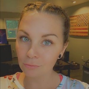 Meet your Posher, Nikitalee